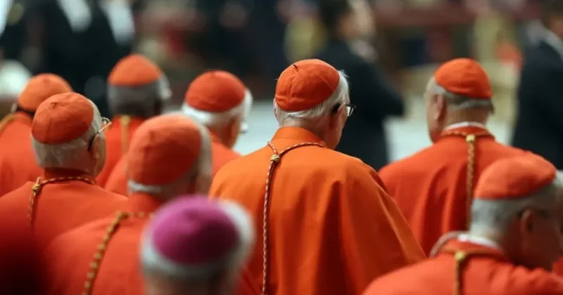 Papa, ABD de gözaltına alınan piskoposu görevden aldı