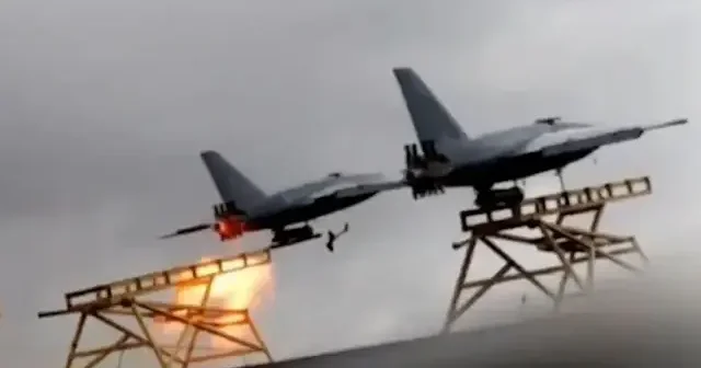 İran’dan İsrail’e İHA saldırısı: Platformlardan peş peşe fırlatıldı VİDEO İZLE