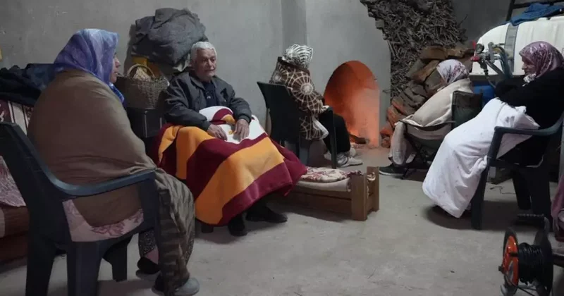 Bir kent adeta sokakta uyudu! Denizli de 150 den fazla artçı deprem yaşandı