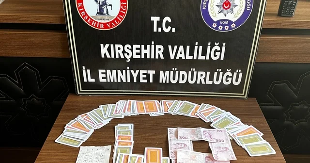 Kıraathanede kumar oynayan 4 kişiye para cezası Kırşehir Haberleri