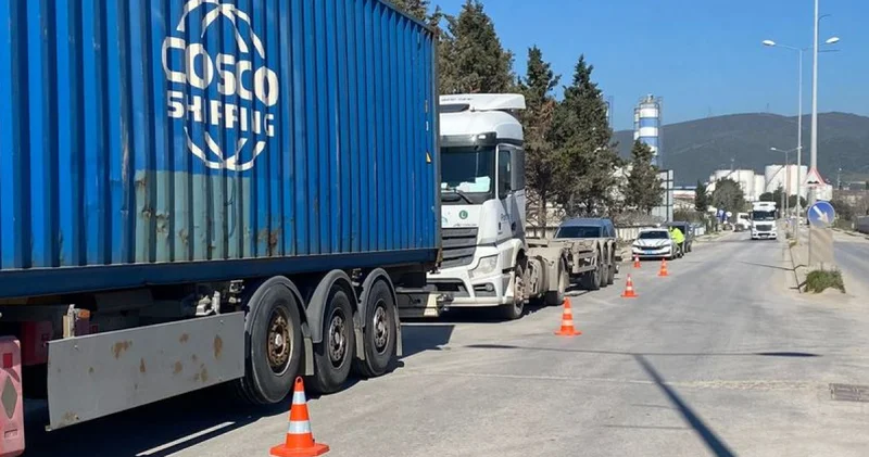 Feci kaza! Geri manevra yapan TIR ile kendisine ait park halindeki TIR’ın arasında öldü! Son dakika haberleri
