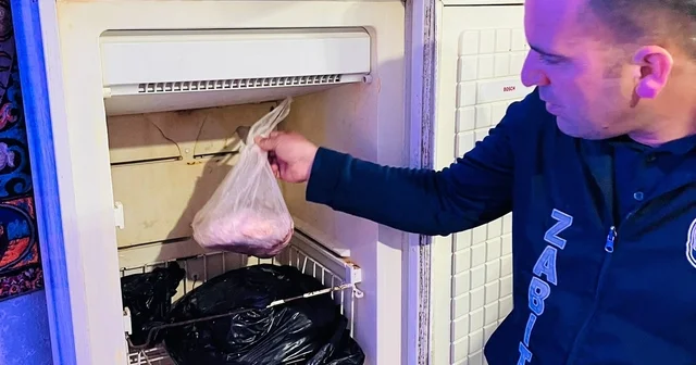 Antalya da son kullanma tarihi geçmiş ve bozuk et satan kasap mühürlendi Antalya Haberleri