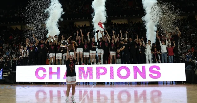 ÇBK Mersin kupasını aldı Mersin Haberleri