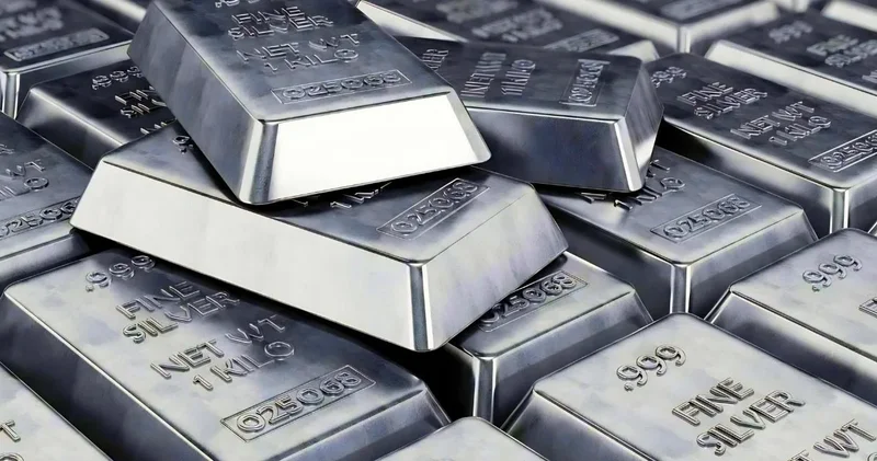 Çin piyasadan topladı: Gümüşü olan panikledi