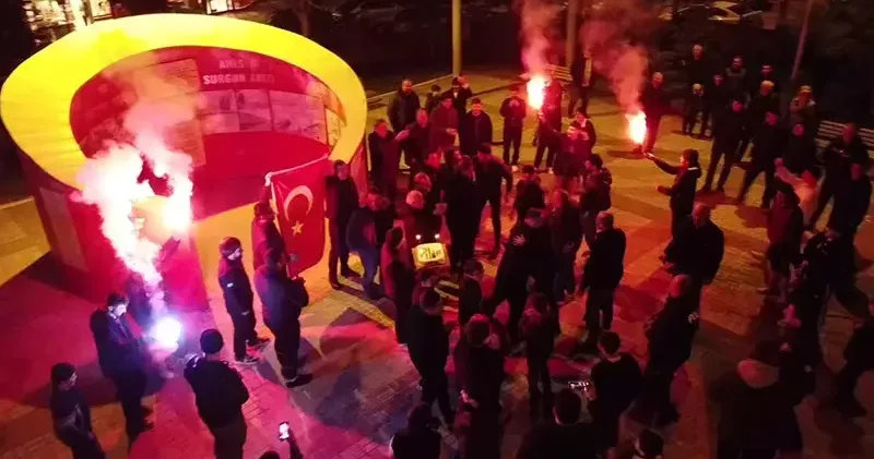 Bursa da kavga ihbarına giden polislere sürpriz kutlama