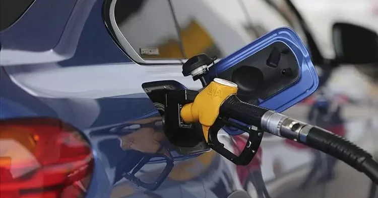 Ateşkesin adı yetti, benzin ve motorine indirim geldi