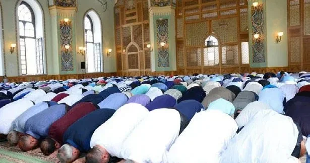 NİHAT HATİPOĞLU Namazın şuuruna varmak