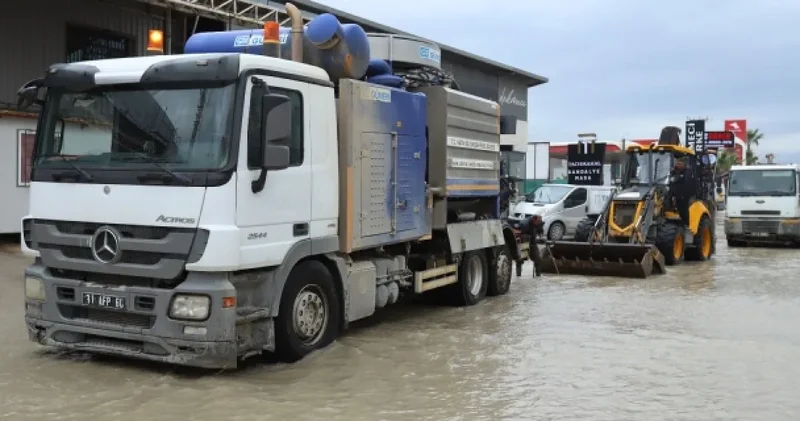 Son Dakika Hatay da okullara sağanak tatili