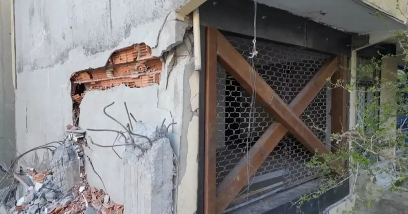 İBB yıkımında kolon patladı iddiası: Bina mühürlendi, 4 aile sokakta kaldı