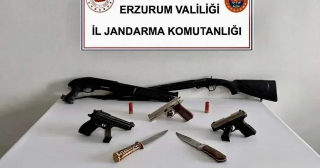 Jandarmadan operasyon: 2 şahıs ve çok sayıda silah yakalandı Erzurum Haberleri