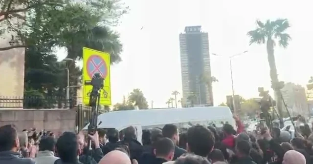 Bornova Belediye Başkanı dolandırıcılık ve resmi belgede sahtecilik suçlarından gözaltına alındı (4) İzmir Haberleri