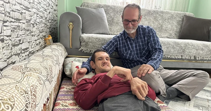 Engelli oğlu için hazırladığı aparatla gönülleri fethetti