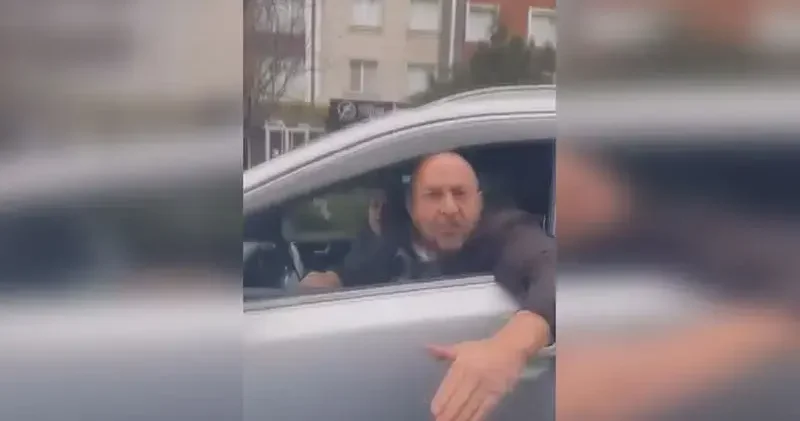 Beylikdüzü nde araçta çocuğu olan kadının otomobiline saldıran sürücü kamerada