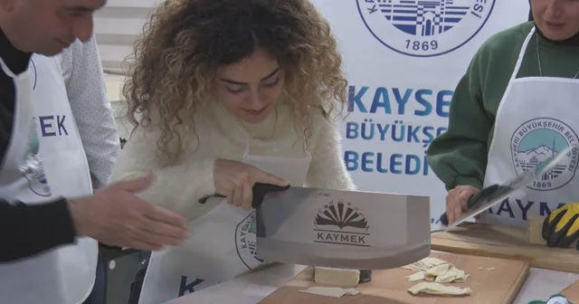 Kayseri de AB den Coğrafi İşaret Tescili alan pastırmaya ilgi büyüyor KAYMEK ten A dan Z ye pastırma eğitimi Kayseri Haberleri