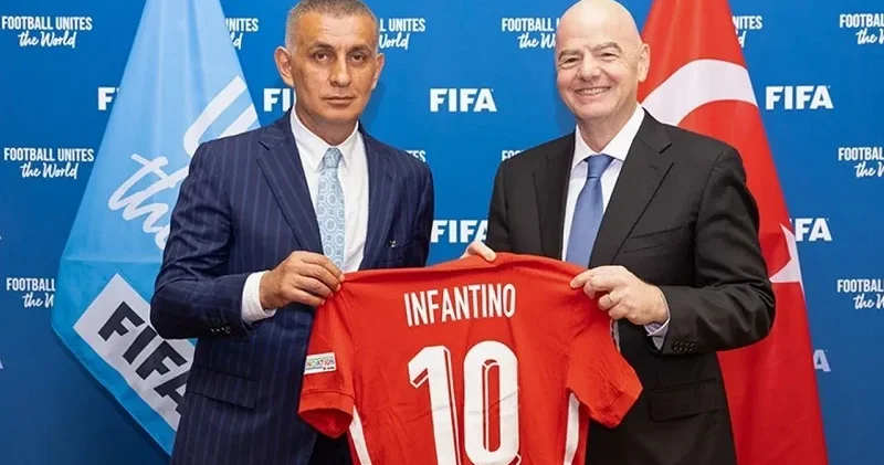 FIFA Başkanı Infantino dan Türkiye de tarihi açılış: Kalbim Türkiye yle atıyor Futbol Haberleri