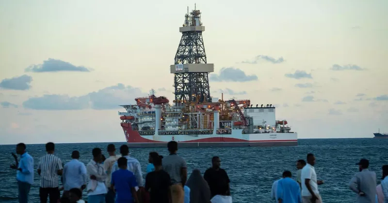 Somali de Çağrı Bey rüzgarı! Halk plajlara akın ederek karşıladı