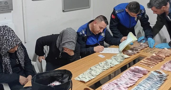 Dilenciler suçüstü yakalandı! Üzerlerinden 19 bin 600 lira çıktı