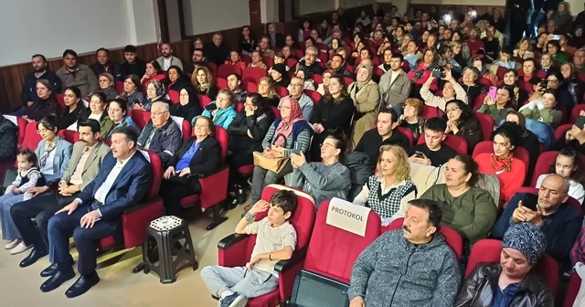 Devrek te düzenlenen Türk Halk Müziği konseri büyük ilgi gördü Zonguldak Haberleri