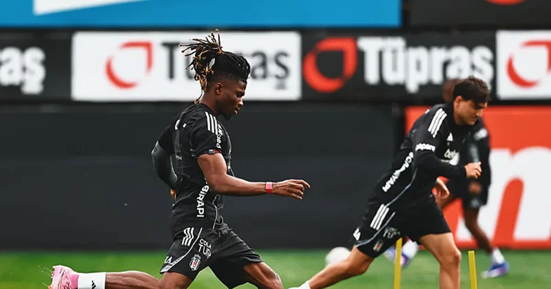 Emirhan Topçu ve El Bilal Toure den forma talebi!