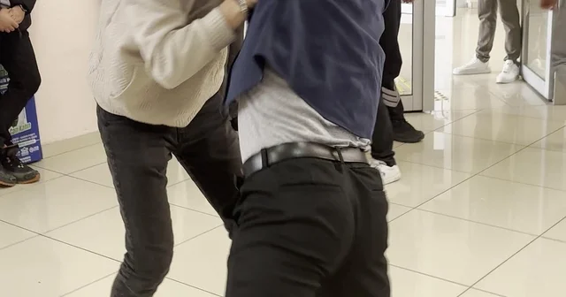 Üniversitede öğrenci gruplarının kavga ihbarına giden polise sürpriz kutlama Erzurum Haberleri