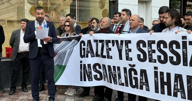 Iğdır da cuma namazı sonrası Filistin e destek açıklaması Iğdır Haberleri
