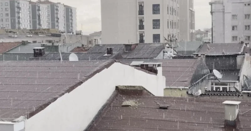 İstanbul bir anda beyaza büründü! Dakikalarca sürdü Sözcü Gazetesi