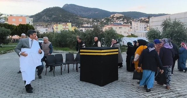 Anamur da hacı adaylarına Kabe maketiyle uygulamalı eğitim Mersin Haberleri