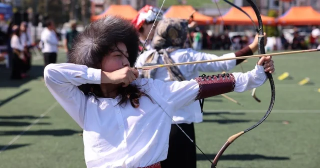 Mersin de geleneksel okçuluk şöleni: 13 ilçeden 150 sporcu katıldı Mersin Haberleri