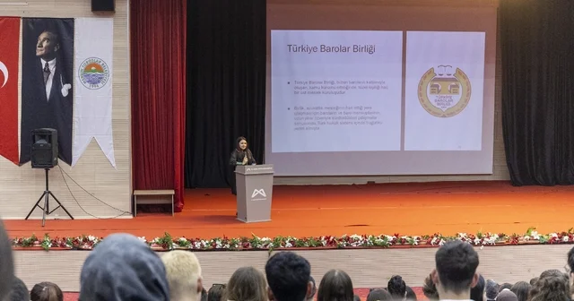 Mersin de üniversite adaylarına meslek tanıtım semineri Mersin Haberleri