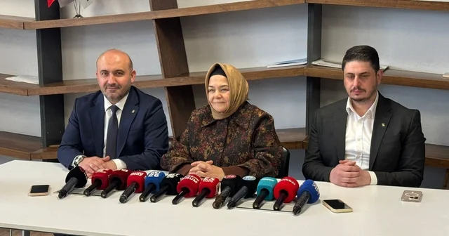 Başkan Albayrak: ESKİ de nepotizim zirve yaptı AK Parti İl Başkanı Gürhan Albayrak: Meclis yok sayıldı, evrakta sahtecilik yapıldı AK Parti Eskişehir Milletvekili Ayşen Gürcan: Çevreyolu bizim için elzem Eskişehir Haberleri