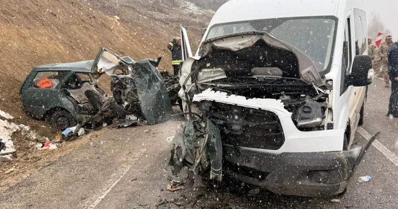 Gümüşhane de feci kaza; 1 ölü, 2 si ağır 9 yaralı Sözcü Gazetesi