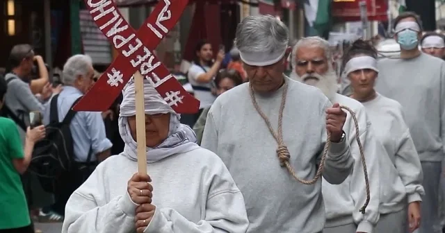 Filistinlilere yönelik idam yasası ve İsrail in politikaları Fransa da protesto edildi VİDEO İZLE