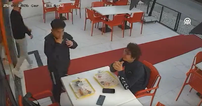 Boğazına yiyecek kaçan öğrenci Heimlich manevrasıyla kurtarıldı Haberler Sağlık Haberleri