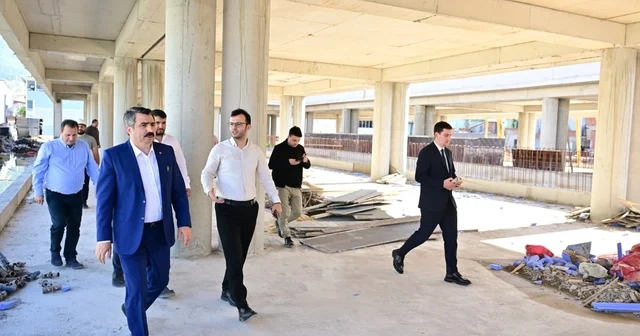 Yavuzselim Kapalı Pazar Alanı nda yol yarılandı Bursa Haberleri