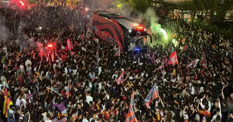 Mardin taraftarları şampiyon takımlarını büyük coşkuyla karşıladı!