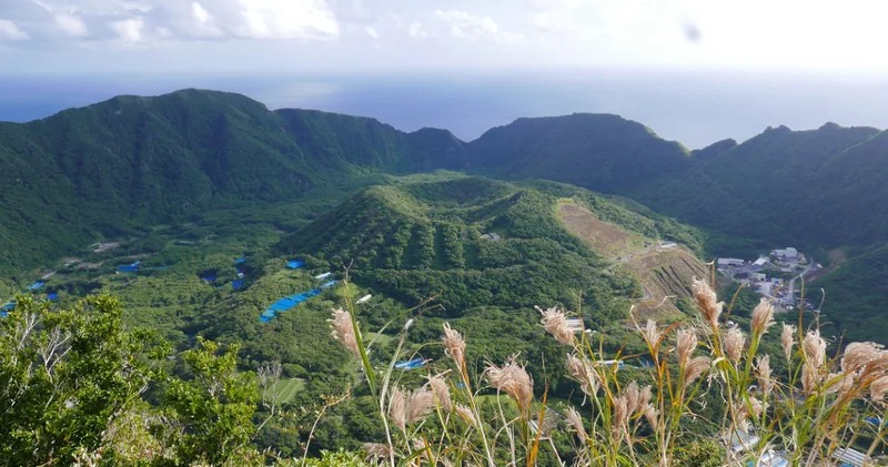 Bir yanardağın içinde yaşıyorlar! Japonya nın gizli kalmış volkanik adası Aogashima da hayat nasıl akıyor?