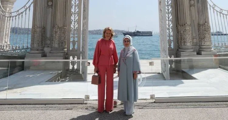 Emine Erdoğan, Kraliçe Mathilde ile bir araya geldi