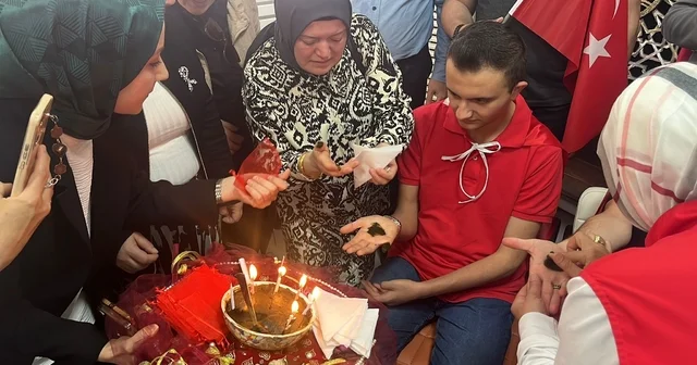 Çorum da temsili askerlik yapacak engelli bireylere asker kınası yakıldı Çorum Haberleri