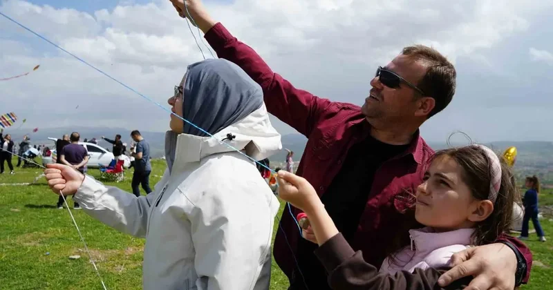 Kırıkkale’de uçurtma şenliği düzenlendi