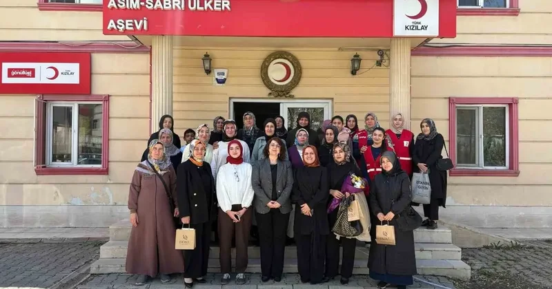 Kızılay’dan hem anne hem baba olan kadınlara Anneler Günü sürprizi