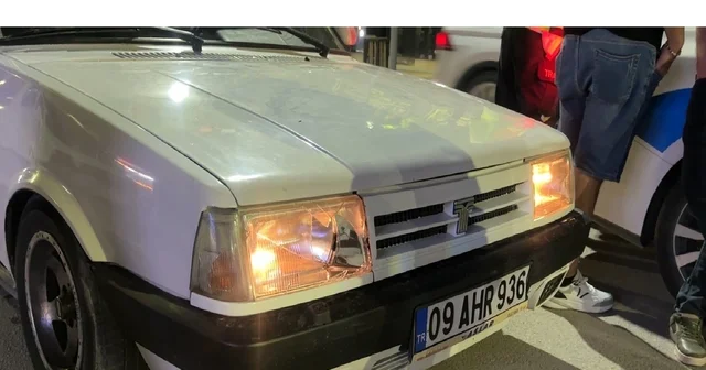 Alkol alıp şampiyonluk kutlamasına çıktı, park halindeki 2 otomobile çarpıp kaçtı Alkollü yakalanınca arkadaşı tarafından yüzüstü bırakıldı Burdur Haberleri
