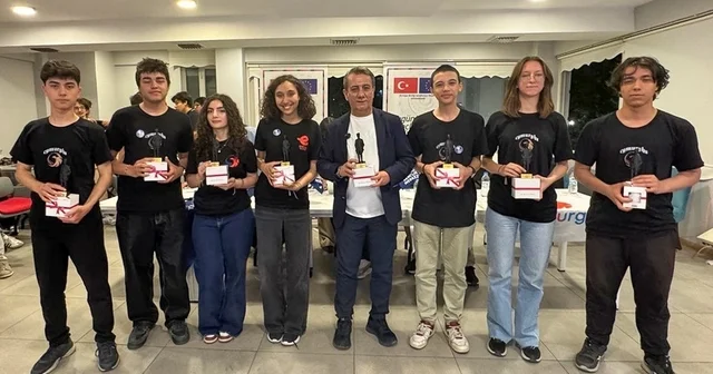 Efeler de genç yazılımcılar tasarladı, Başkan Yetişkin tebrik etti Aydın Haberleri
