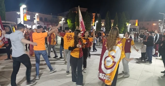 Selendi sarı kırmızı renklere büründü Manisa Haberleri