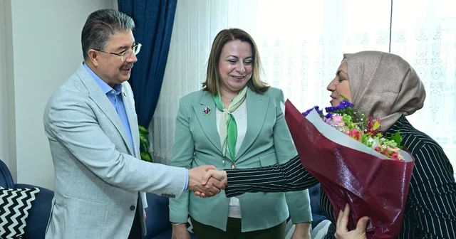 Eskişehir Valisi Yılmaz, koruyucu aileyi ziyaret etti Eskişehir Haberleri