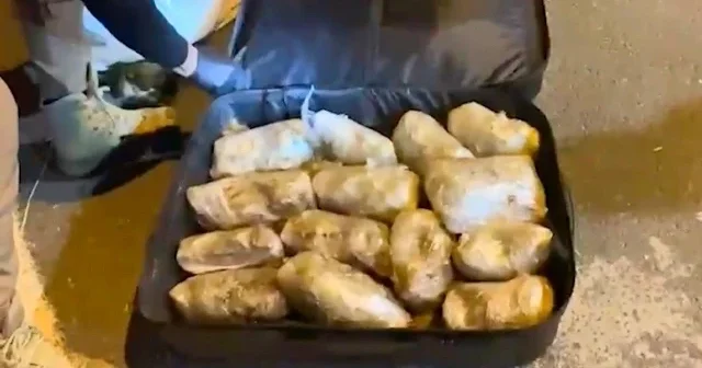 Osmaniye’de minibüsün bagajındaki bavuldan uyuşturucu çıktı VİDEO İZLE