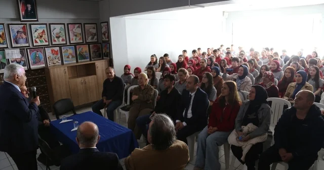 37 yıl sonra açtığı okulda öğrencilerle buluştu Trabzon Haberleri