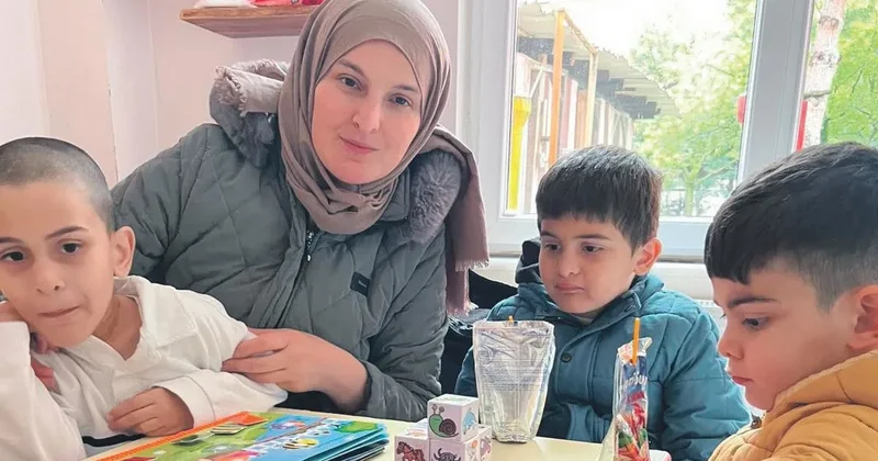 Habibe anne, hayatını 3 otizmli çocuğuna adadı: Çocuklarım Allah’ın bana bir lütfu