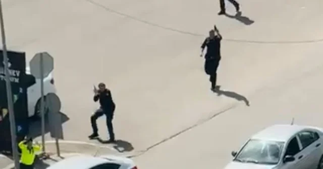 Kız arkadaşı ile taksi sürücüsünü rehin aldı; saldırganların yakalanma anı kamerada Gaziantep Haberleri