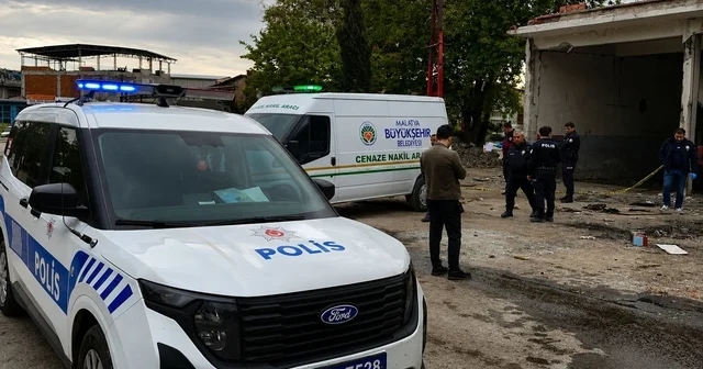 Elektrik direğinden düşüp öldü; olay kamerada Malatya Haberleri
