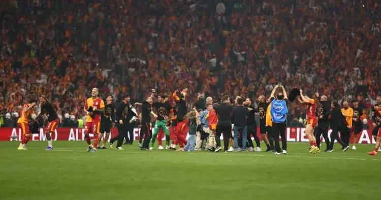 Son düdükle birlikte şampiyonluk sevinci! İşte kutlamalardan en özel anlar